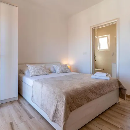 Mare-3 By Interhome Apartmán Lopar