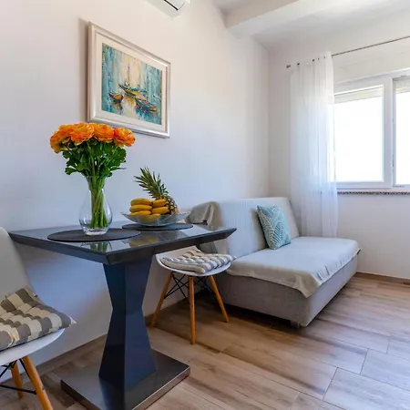 Mare-3 By Interhome Apartmán Lopar